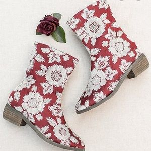 Joyfolie Red Floral Wren Booties 6Y